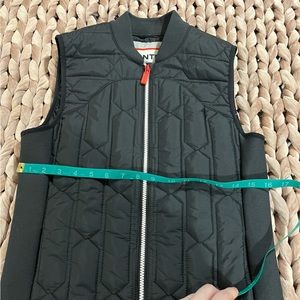 Hunter brand vest small black